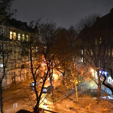 Lux Apartament На Левицького Leópolis Exterior foto